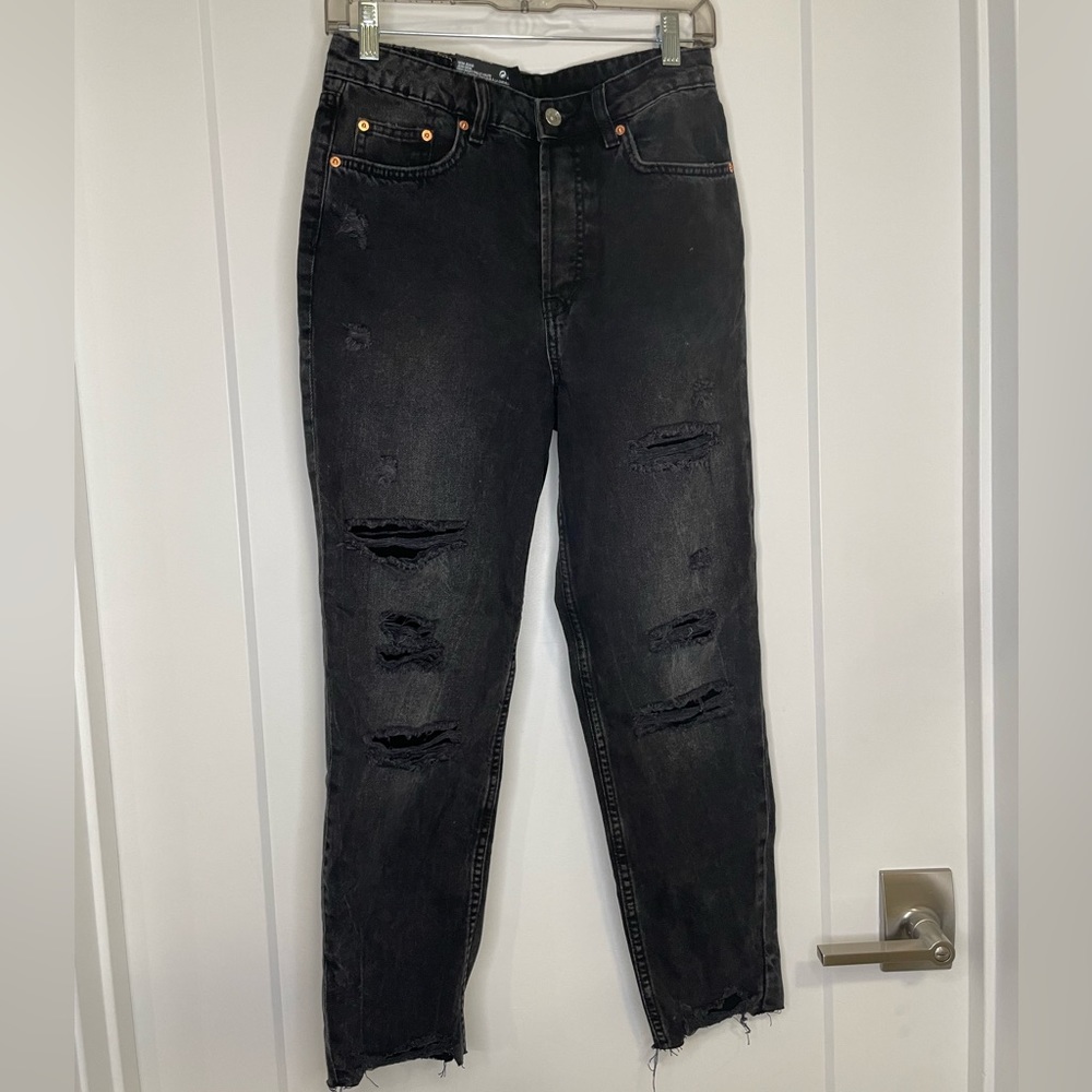 Black distressed jeans